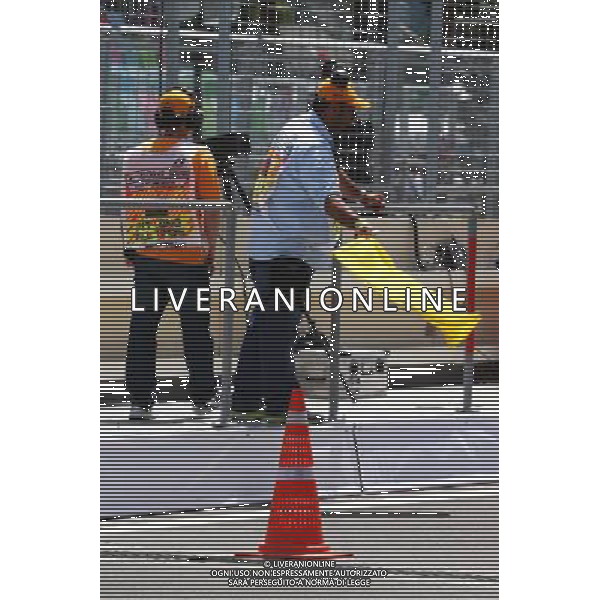 A traffic cone in the pits where a drain cover had come away. 18.06.2016. Formula 1 World Championship, Rd 8, European Grand Prix, Baku Street Circuit, Azerbaijan, Qualifying Day. / AGENZIA ALDO LIVERANI SAS - Motor Racing - Formula One World Championship - European Grand Prix - Qualifying Day - Baku, Azerbaijan 18.06.2016 - Prove Ufficiali Qualifiche / ITALY ONLY EDITORIAL USE ONLY 