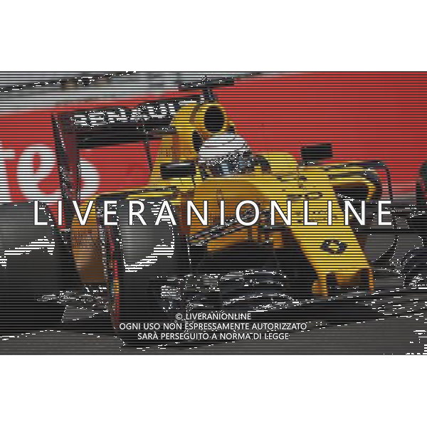 Kevin Magnussen (DEN) Renault Sport F1 Team RS16. 18.06.2016. Formula 1 World Championship, Rd 8, European Grand Prix, Baku Street Circuit, Azerbaijan, Qualifying Day. / AGENZIA ALDO LIVERANI SAS - Motor Racing - Formula One World Championship - European Grand Prix - Qualifying Day - Baku, Azerbaijan 18.06.2016 - Prove Ufficiali Qualifiche / ITALY ONLY EDITORIAL USE ONLY 