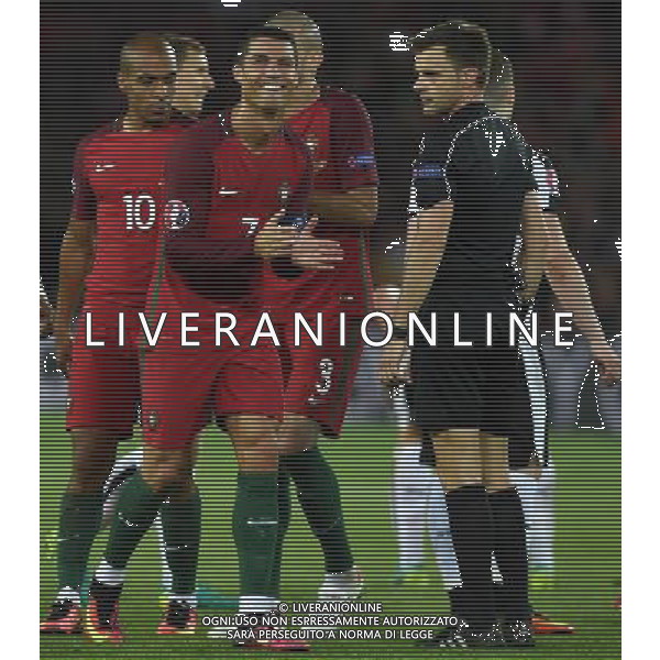 UEFA Francia EURO 2016 Final Tournament Group Stage F Parigi - 18.06.2016 Portogallo-Austria Nella Foto:ronaldo protesta con rizzoli /Ph.Vitez-Ag. Aldo Liverani