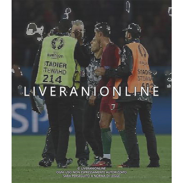 UEFA Francia EURO 2016 Final Tournament Group Stage F Parigi - 18.06.2016 Portogallo-Austria Nella Foto:tifoso invade il campo per farsi una foto con ronaldo /Ph.Vitez-Ag. Aldo Liverani