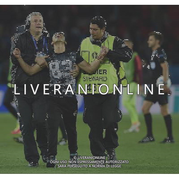 UEFA Francia EURO 2016 Final Tournament Group Stage F Parigi - 18.06.2016 Portogallo-Austria Nella Foto:l\'invasore di campo viene portato fuori dagli addetti della sicurezza /Ph.Vitez-Ag. Aldo Liverani