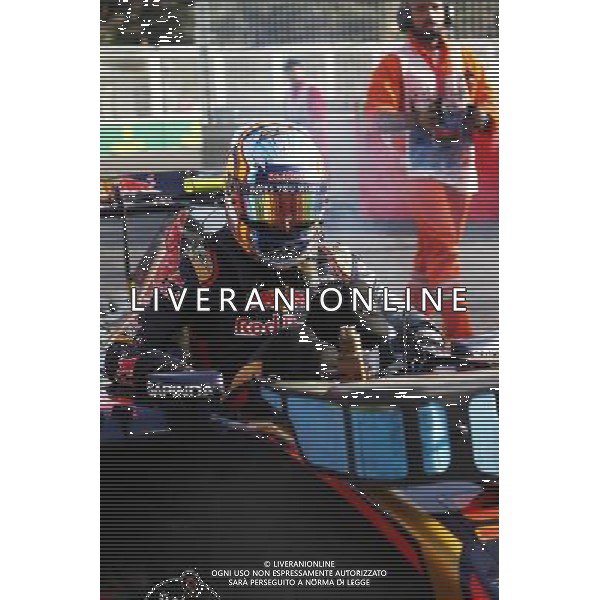 Carlos Sainz Jr (ESP) Scuderia Toro Rosso STR11 retired from the race. 19.06.2016. Formula 1 World Championship, Rd 8, European Grand Prix, Baku Street Circuit, Azerbaijan, Race Day. AG ALDO LIVERANI SAS ONLY ITALY