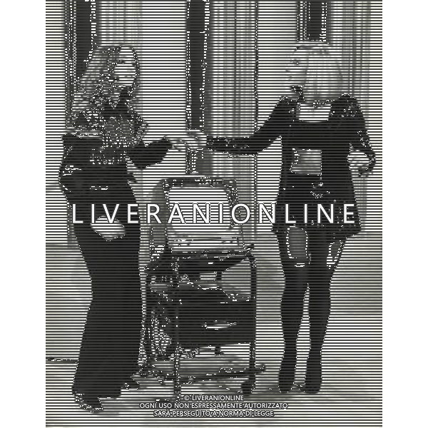 Ottavia Piccolo attrice italiana - Retrospettiva nella foto con Raffaella Carra\' © ARCHIVIO / AGENZIA ALDO LIVERANI SAS