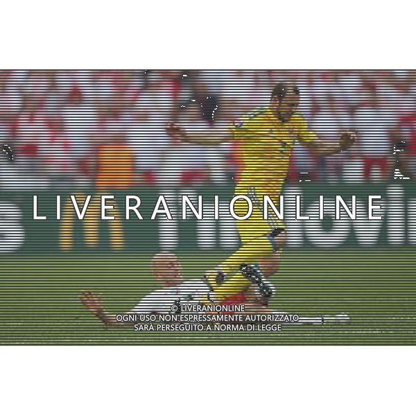 21.06.2016 MARSYLIA STADE VELODROME (MARSEILLE, FRANCE) PILKA NOZNA (FOOTBALL) UEFA EURO 2016 MISTRZOSTWA EUROPY W PILCE NOZNEJ (UEFA EURO 2016) GRUPA C (GROUP C) MECZ UKRAINA - POLSKA (UKRAINE - POLAND) NZ MICHAL PAZDAN, ROMAN ZOZULYA FOTO LUKASZ GROCHALA/CYFRASPORT / NEWSPIX.PL --- Newspix.pl / NEWSPIX.PL --- Newspix.pl/ AGENZIA ALDO LIVERANI SAS Ucraina - Polonia UEFA Francia EURO 2016 Final Tournament Group Stage C Marsiglia - 21.06.2016- ITALY ONLY EDITORIAL USE ONLY