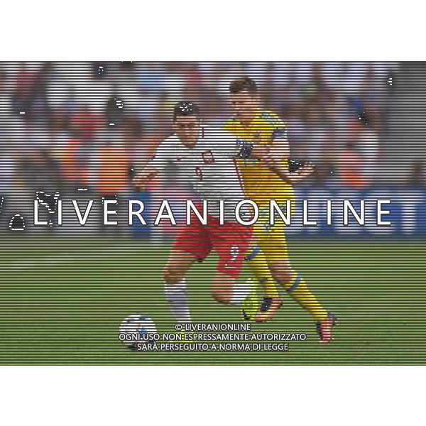 2016.06.21 Marsylia Marseille Pilka nozna Euro 2016 mecz grupy C Ukraina - Polska N/z Robert Lewandowski, Ruslan Rotan Foto Lukasz Laskowski / PressFocus 2016.06.21 Marsylia Marseille Football UEFA Euro 2016 group C game between Ukraine and Poland Robert Lewandowski, Ruslan Rotan Credit: Lukasz Laskowski / PressFocus / AGENZIA ALDO LIVERANI SAS Ucraina - Polonia UEFA Francia EURO 2016 Final Tournament Group Stage C Marsiglia - 21.06.2016- ITALY ONLY EDITORIAL USE ONLY