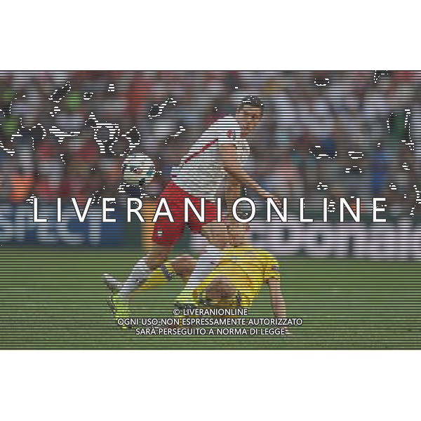 MARSYLIA 2016.06.21 MISTRZOSTWA EUROPY EURO 2016 FRANCJA PILKA NOZNA MECZ UKRAINA - POLSKA NZ ROBERT LEWANDOWSKI OLEXANDR KUCHER FOT MICHAL STAWOWIAK / FOKUSMEDIA / NEWSPIX.PL --- Newspix.pl /AGENZIA ALDO LIVERANI SAS - ITALY ONLY EDITORIAL USE ONLY Ucraina - Polonia UEFA Francia EURO 2016 Final Tournament Group Stage C Marsiglia - 21.06.2016 *** Local Caption *** www.newspix.pl mail us: info@newspix.pl call us: 0048 022 23 22 222 --- Polish Picture Agency by Ringier Axel Springer Poland