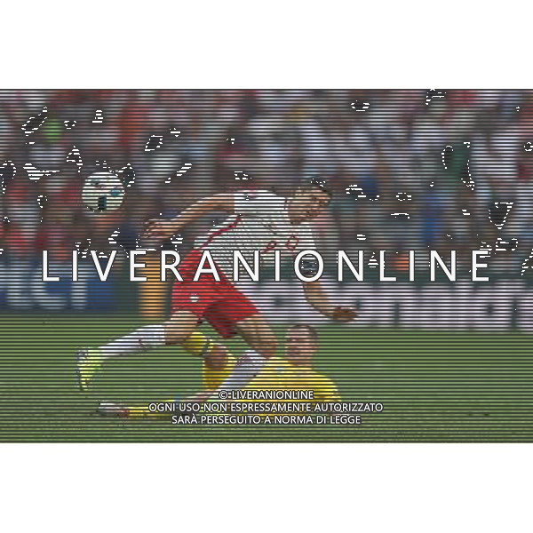 MARSYLIA 2016.06.21 MISTRZOSTWA EUROPY EURO 2016 FRANCJA PILKA NOZNA MECZ UKRAINA - POLSKA NZ ROBERT LEWANDOWSKI OLEXANDR KUCHER FOT MICHAL STAWOWIAK / FOKUSMEDIA / NEWSPIX.PL --- Newspix.pl /AGENZIA ALDO LIVERANI SAS - ITALY ONLY EDITORIAL USE ONLY Ucraina - Polonia UEFA Francia EURO 2016 Final Tournament Group Stage C Marsiglia - 21.06.2016 *** Local Caption *** www.newspix.pl mail us: info@newspix.pl call us: 0048 022 23 22 222 --- Polish Picture Agency by Ringier Axel Springer Poland