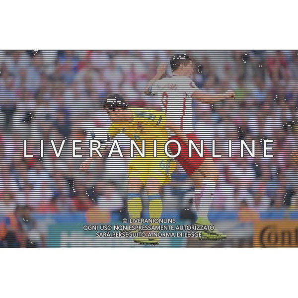 21.06.2016 MARSYLIA STADE VELODROME ( MARSEILLE FRANCE ) PILKA NOZNA ( FOOTBALL ) UEFA EURO 2016 MISTRZOSTWA EUROPY W PILCE NOZNEJ ( UEFA EURO 2016 ) GRUPA C ( GROUP C ) MECZ UKRAINA - POLSKA ( UKRAINE - POLAND ) NZ TARAS STEPANENKO ROBERT LEWANDOWSKI FOTO MICHAL STANCZYK / CYFRASPORT / NEWSPIX.PL --- Newspix.pl /AGENZIA ALDO LIVERANI SAS - ITALY ONLY EDITORIAL USE ONLY Ucraina - Polonia UEFA Francia EURO 2016 Final Tournament Group Stage C Marsiglia - 21.06.2016 *** Local Caption *** www.newspix.pl mail us: info@newspix.pl call us: 0048 022 23 22 222 --- Polish Picture Agency by Ringier Axel Springer Poland