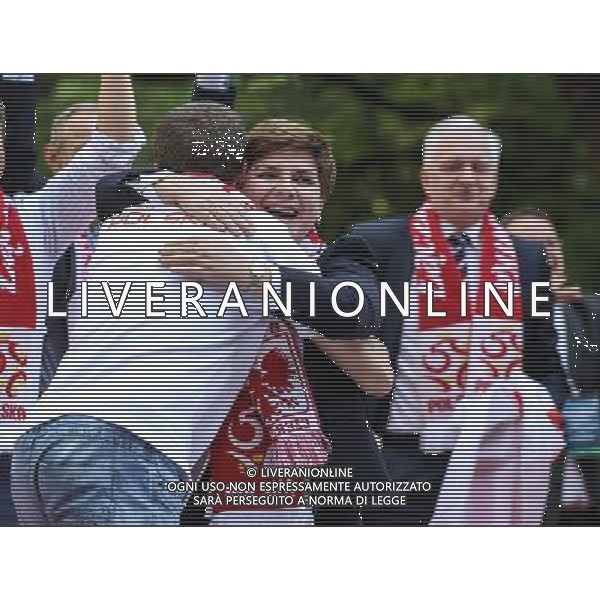 WARSZAWA 21.06.2016 PREMIER BEATA SZYDLO PODCZAS OGLADANIA MECZU UKRAINA POLSKA W RAMACH MISTRZOSTW EUROPY WE FRANCJI FOT KRZYSZTOF BURSKI/NEWSPIX /AGENZIA ALDO LIVERANI SAS - ITALY ONLY EDITORIAL USE ONLY Ucraina - Polonia UEFA Francia EURO 2016 Final Tournament Group Stage C Marsiglia - 21.06.2016