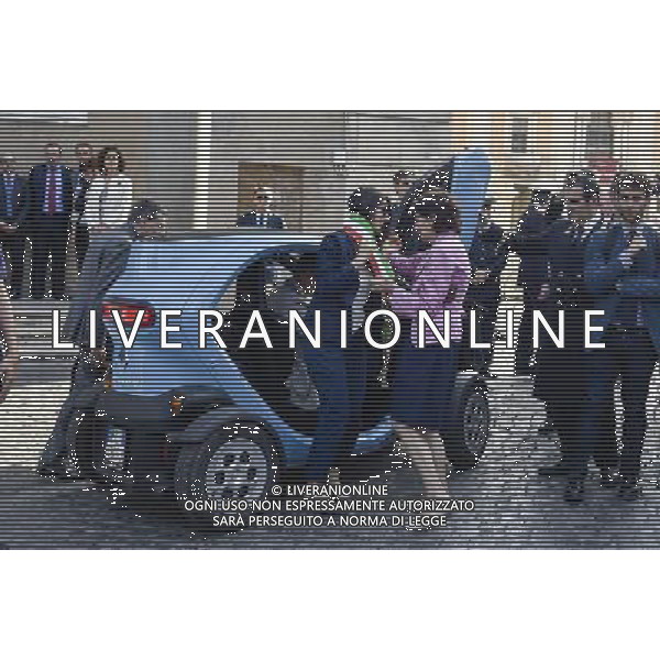 Insediamento del sindaco di Roma Virginia Raggi Roma - 23.06.2016 - nella foto: Virginia Raggi riceve la fascia tricolore Ph.Corradetti - AG ALDO LIVERANI SAS