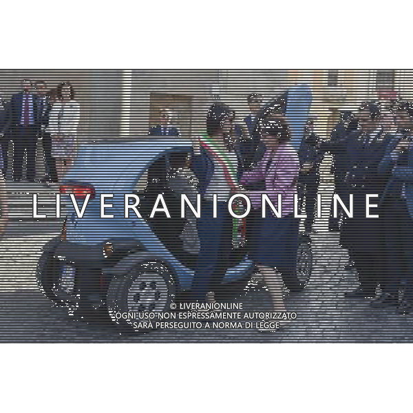 Insediamento del sindaco di Roma Virginia Raggi Roma - 23.06.2016 - nella foto: Virginia Raggi riceve la fascia tricolore Ph.Corradetti - AG ALDO LIVERANI SAS