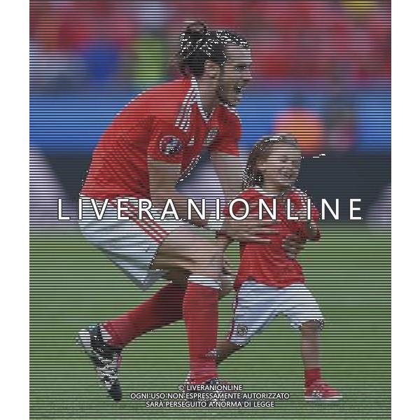 UEFA Francia EURO 2016 Final Tournament Roud of 16 Parigi - 25.06.2016 Galles-Irlanda del Nord Nella Foto:bale festeggia con la figlia /Ph.Vitez-Ag. Aldo Liverani