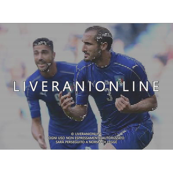 UEFA Francia EURO 2016 Final Tournament Round of 16 Parigi Saint-Denis - 27.06.2016 Italia-Spagna Nella Foto: abbracci esultanza dopo il gol di giorgio chiellini del 1-0 /Ph.Vitez-Ag. Aldo Liverani