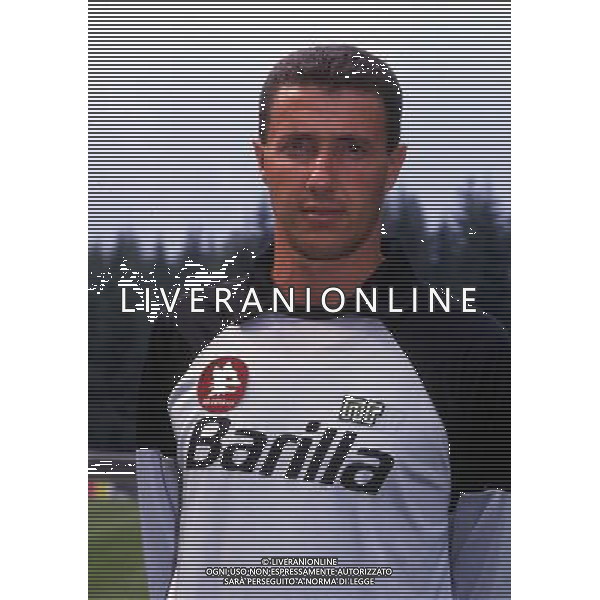 RETROSPETTIVA FRANCO TANCREDI CALCIATORE NELLA FOTO FRANCO TANCREDI CON LA MAGLIA DELLA ROMA AG ALDO LIVERANI SAS