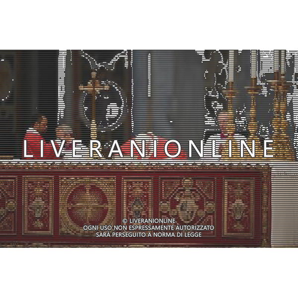 Santa Messa e Benedizione dei Palli Citta\' del Vaticano 29.06.2016 - Basilica San Pietro - nella foto: Papa Francesco / Ph. Corradetti - AG ALDO LIVERANI SAS/ AGENZIA ALDO LIVERANI SAS