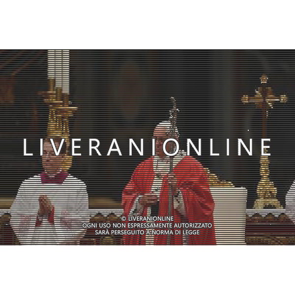 Santa Messa e Benedizione dei Palli Citta\' del Vaticano 29.06.2016 - Basilica San Pietro - nella foto: Papa Francesco / Ph. Corradetti - AG ALDO LIVERANI SAS/ AGENZIA ALDO LIVERANI SAS