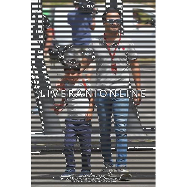 Felipe Massa (BRA) Williams with his son Felipinho Massa (BRA). 30.06.2016. Formula 1 World Championship, Rd 9, Austrian Grand Prix, Spielberg, Austria, Preparation Day. AG ALDO LIVERANI SAS ONLY ITALY