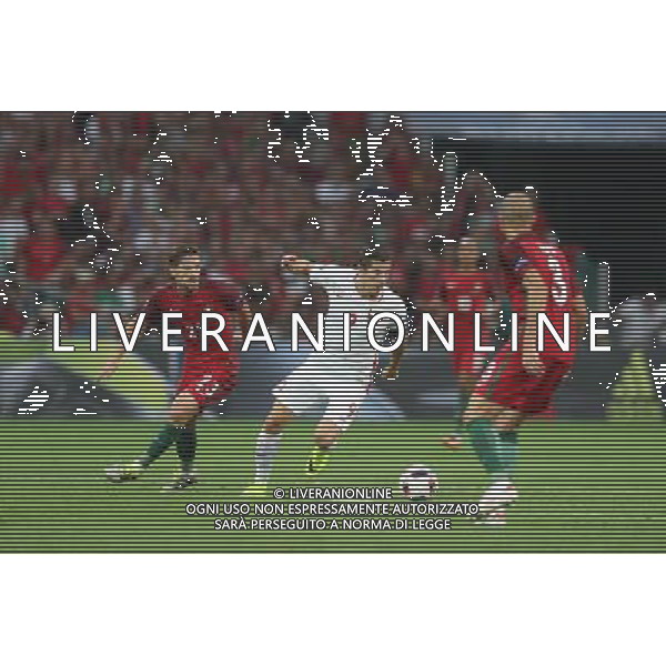 MARSYLIA 30.06.2016 MECZ CWIERCFINAL 1/4 FINALU MISTRZOSTW EUROPY 2016: POLSKA - PORTUGALIA --- QUARTERFINAL 1/4 FINAL UEFA EURO 2016 MATCH IN MARSEILLE: POLAND - PORTUGAL ADRIEN SILVA ROBERT LEWANDOWSKI FOT. PIOTR KUCZA/NEWSPIX.PL --- Newspix.pl 30 -06-2016 MARSIGLIA EURO 2016 QUARTI DI FINALE POLONIA -PORTOGALLO AG ALDO LIVERANI SAS ONLY ITALY *** Local Caption *** www.newspix.pl mail us: info@newspix.pl call us: 0048 022 23 22 222 --- Polish Picture Agency by Ringier Axel Springer Poland