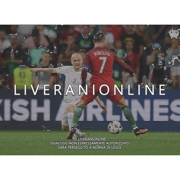 2016.06.30 Marsylia Marseille Pilka nozna Euro 2016 mecz cwiercfinal Polska - Portugalia N/z Michal Pazdan, Cristiano Ronaldo Foto Lukasz Laskowski / PressFocus 2016.06.30 Marsylia Marseille Football UEFA Euro 2016 quarter finals Poland and Portugal Michal Pazdan, Cristiano Ronaldo Credit: Lukasz Laskowski / PressFocus / NEWSPIX.PL --- Newspix.pl 30 -06-2016 MARSIGLIA EURO 2016 QUARTI DI FINALE POLONIA -PORTOGALLO AG ALDO LIVERANI SAS ONLY ITALY *** Local Caption *** www.newspix.pl mail us: info@newspix.pl call us: 0048 022 23 22 222 --- Polish Picture Agency by Ringier Axel Springer Poland