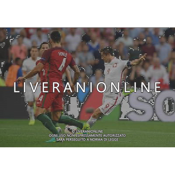 2016.06.30 Marsylia Marseille Pilka nozna Euro 2016 mecz cwiercfinal Polska - Portugalia N/z Jose Fonte, Robert Lewandowski Foto Lukasz Laskowski / PressFocus 2016.06.30 Marsylia Marseille Football UEFA Euro 2016 quarter finals Poland and Portugal Jose Fonte, Robert Lewandowski Credit: Lukasz Laskowski / PressFocus / NEWSPIX.PL --- Newspix.pl 30 -06-2016 MARSIGLIA EURO 2016 QUARTI DI FINALE POLONIA -PORTOGALLO AG ALDO LIVERANI SAS ONLY ITALY *** Local Caption *** www.newspix.pl mail us: info@newspix.pl call us: 0048 022 23 22 222 --- Polish Picture Agency by Ringier Axel Springer Poland