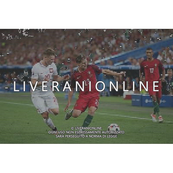 MARSYLIA 30.06.2016 MECZ CWIERCFINAL 1/4 FINALU MISTRZOSTW EUROPY 2016: POLSKA - PORTUGALIA --- QUARTERFINAL 1/4 FINAL UEFA EURO 2016 MATCH IN MARSEILLE: POLAND - PORTUGAL LUKASZ PISZCZEK ADRIEN SILVA FOT. PIOTR KUCZA/NEWSPIX.PL --- Newspix.pl 30 -06-2016 MARSIGLIA EURO 2016 QUARTI DI FINALE POLONIA -PORTOGALLO AG ALDO LIVERANI SAS ONLY ITALY *** Local Caption *** www.newspix.pl mail us: info@newspix.pl call us: 0048 022 23 22 222 --- Polish Picture Agency by Ringier Axel Springer Poland