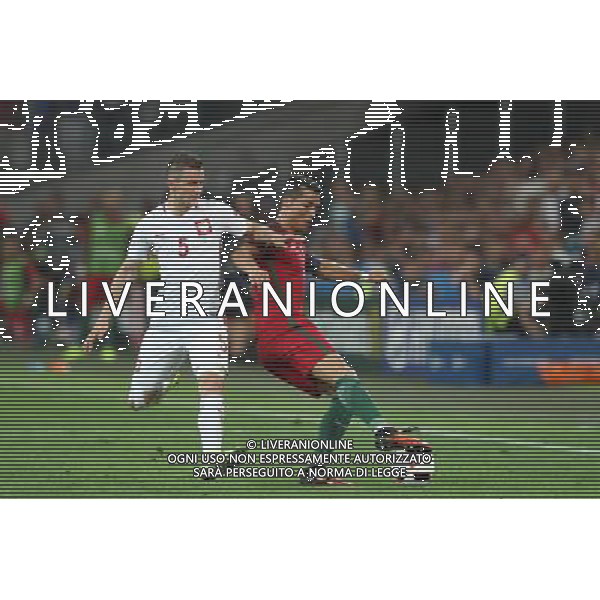 MARSYLIA 30.06.2016 MECZ CWIERCFINAL 1/4 FINALU MISTRZOSTW EUROPY 2016: POLSKA - PORTUGALIA --- QUARTERFINAL 1/4 FINAL UEFA EURO 2016 MATCH IN MARSEILLE: POLAND - PORTUGAL KRZYSZTOF MACZYNSKI CRISTIANO RONALDO FOT. PIOTR KUCZA/NEWSPIX.PL --- Newspix.pl 30 -06-2016 MARSIGLIA EURO 2016 QUARTI DI FINALE POLONIA -PORTOGALLO AG ALDO LIVERANI SAS ONLY ITALY *** Local Caption *** www.newspix.pl mail us: info@newspix.pl call us: 0048 022 23 22 222 --- Polish Picture Agency by Ringier Axel Springer Poland