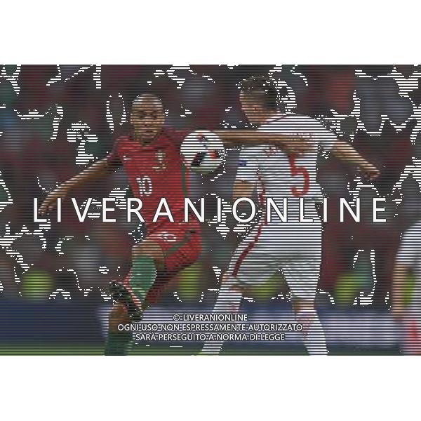 2016.06.30 Marsylia Marseille Pilka nozna Euro 2016 mecz cwiercfinal Polska - Portugalia N/z Joao Mario, Krzysztof Maczynski Foto Lukasz Laskowski / PressFocus 2016.06.30 Marsylia Marseille Football UEFA Euro 2016 quarter finals Poland and Portugal Joao Mario, Krzysztof Maczynski Credit: Lukasz Laskowski / PressFocus / NEWSPIX.PL --- Newspix.pl 30 -06-2016 MARSIGLIA EURO 2016 QUARTI DI FINALE POLONIA -PORTOGALLO AG ALDO LIVERANI SAS ONLY ITALY *** Local Caption *** www.newspix.pl mail us: info@newspix.pl call us: 0048 022 23 22 222 --- Polish Picture Agency by Ringier Axel Springer Poland
