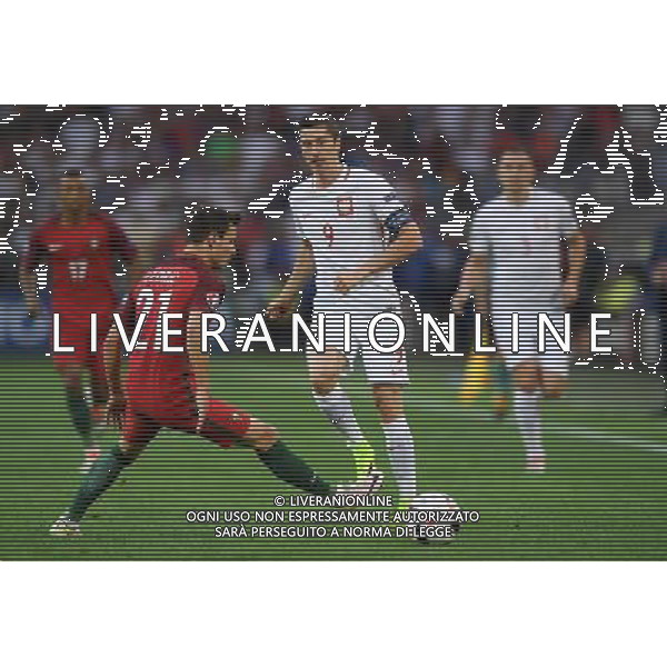 2016.06.30 Marsylia Marseille Pilka nozna Euro 2016 mecz cwiercfinal Polska - Portugalia N/z Cedric. Robert Lewandowski Foto Lukasz Laskowski / PressFocus 2016.06.30 Marsylia Marseille Football UEFA Euro 2016 quarter finals Poland and Portugal Cedric. Robert Lewandowski Credit: Lukasz Laskowski / PressFocus / NEWSPIX.PL --- Newspix.pl 30 -06-2016 MARSIGLIA EURO 2016 QUARTI DI FINALE POLONIA -PORTOGALLO AG ALDO LIVERANI SAS ONLY ITALY *** Local Caption *** www.newspix.pl mail us: info@newspix.pl call us: 0048 022 23 22 222 --- Polish Picture Agency by Ringier Axel Springer Poland