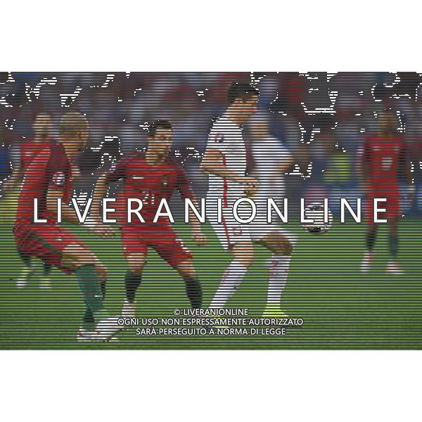 2016.06.30 Marsylia Marseille Pilka nozna Euro 2016 mecz cwiercfinal Polska - Portugalia N/z Cedric, Robert Lewandowski Foto Lukasz Laskowski / PressFocus 2016.06.30 Marsylia Marseille Football UEFA Euro 2016 quarter finals Poland and Portugal Cedric, Robert Lewandowski Credit: Lukasz Laskowski / PressFocus / NEWSPIX.PL --- Newspix.pl 30 -06-2016 MARSIGLIA EURO 2016 QUARTI DI FINALE POLONIA -PORTOGALLO AG ALDO LIVERANI SAS ONLY ITALY *** Local Caption *** www.newspix.pl mail us: info@newspix.pl call us: 0048 022 23 22 222 --- Polish Picture Agency by Ringier Axel Springer Poland