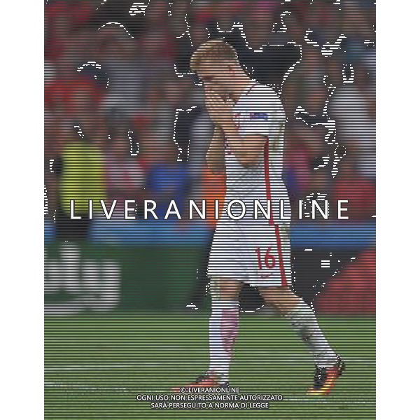 2016.06.30 Marsylia Marseille Pilka nozna Euro 2016 mecz cwiercfinal Polska - Portugalia N/z Jakub Blaszczykowski smutek, nie strzelony rzut karny Foto Norbert Barczyk / PressFocus 2016.06.30 Marsylia Marseille Football UEFA Euro 2016 quarter finals Poland and Portugal Jakub Blaszczykowski smutek, nie strzelony rzut karny Credit: Norbert Barczyk / PressFocus / NEWSPIX.PL --- Newspix.pl AG ALDO LIVERANI SAS ONLY ITALY MARSIGLIA- 30-06-2016 QUARTI DI FINALE POLONIA PORTOGALLO *** Local Caption *** www.newspix.pl mail us: info@newspix.pl call us: 0048 022 23 22 222 --- Polish Picture Agency by Ringier Axel Springer Poland