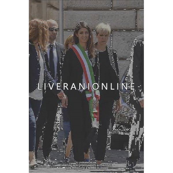 Presentazione della campagna di sensibilizzazione contro la violenza sulle donne \'... questo non Ã¨ amore\' - Roma 01.07.2016 - Piazza Montecitorio - nella foto: Virginia Raggi / Ph.Corradetti - AG ALDO LIVERANI SAS/ AGENZIA ALDO LIVERANI SAS Presentazione della campagna di sensibilizzazione contro la violenza sulle donne \' .... questo non e\' amore\' - Roma 01.07.2016