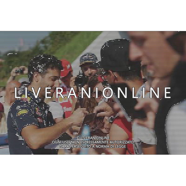 Daniel Ricciardo (AUS) Red Bull Racing signs autographs for the fans. 02.07.2016. Formula 1 World Championship, Rd 9, Austrian Grand Prix, Spielberg, Austria, Qualifying Day. / AGENZIA ALDO LIVERANI SAS - ITALY ONLY EDITORIAL USE ONLY 