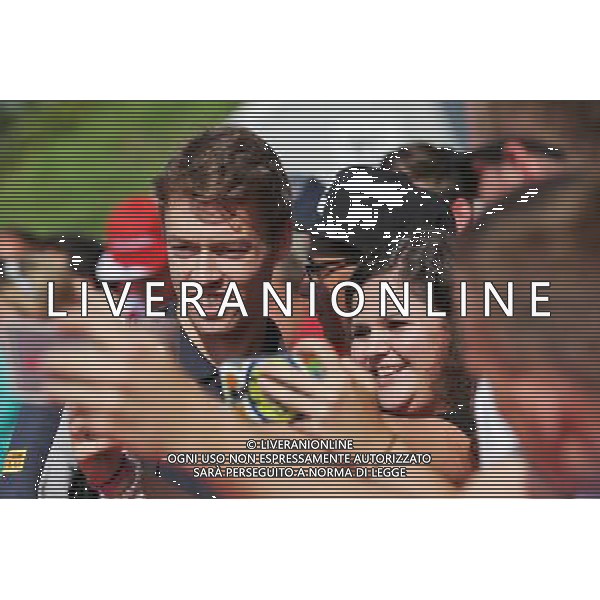 Daniil Kvyat (RUS) Scuderia Toro Rosso with fans. 02.07.2016. Formula 1 World Championship, Rd 9, Austrian Grand Prix, Spielberg, Austria, Qualifying Day. / AGENZIA ALDO LIVERANI SAS - ITALY ONLY EDITORIAL USE ONLY 