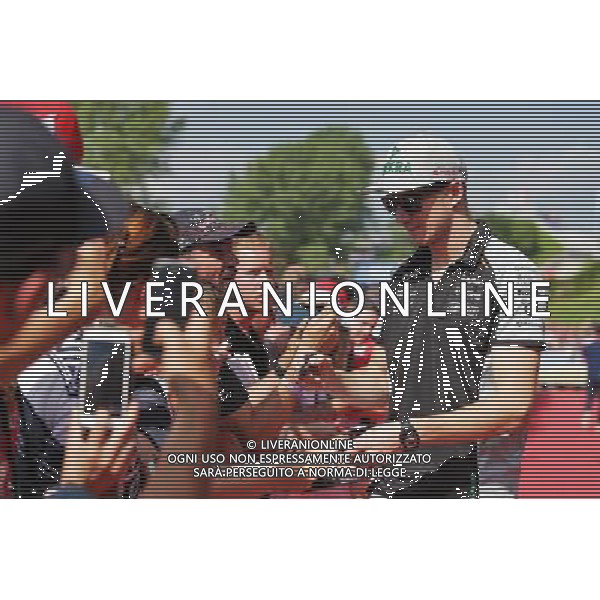 Nico Hulkenberg (GER) Sahara Force India F1 signs autographs for the fans. 02.07.2016. Formula 1 World Championship, Rd 9, Austrian Grand Prix, Spielberg, Austria, Qualifying Day. / AGENZIA ALDO LIVERANI SAS - ITALY ONLY EDITORIAL USE ONLY 