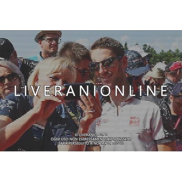 Romain Grosjean (FRA) Haas F1 Team with fans. 02.07.2016. Formula 1 World Championship, Rd 9, Austrian Grand Prix, Spielberg, Austria, Qualifying Day. / AGENZIA ALDO LIVERANI SAS - ITALY ONLY EDITORIAL USE ONLY 