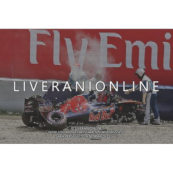 Daniil Kvyat (RUS) Scuderia Toro Rosso STR11 crashed in qualifying. 02.07.2016. Formula 1 World Championship, Rd 9, Austrian Grand Prix, Spielberg, Austria, Qualifying Day. / AGENZIA ALDO LIVERANI SAS - ITALY ONLY EDITORIAL USE ONLY 