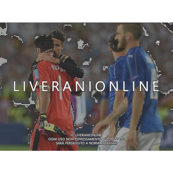 UEFA Francia EURO 2016 Final Tournament Quarter Finals Bordeaux - 02.07.2016 Germania-Italia Nella Foto: la delusione a fine gara - lacrime di gianluigi buffon consolato da khedira /Ph.Vitez-Ag. Aldo Liverani