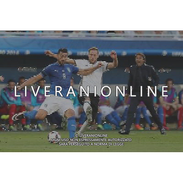 BORDEAUX 02.07.2016 MECZ CWIERCFINAL 1/4 FINALU MISTRZOSTW EUROPY 2016: NIEMCY - WLOCHY --- QUARTERFINAL 1/4 FINAL UEFA EURO 2016 MATCH: GERMANY - ITALY GRAZIANO PELLE BENEDIKT HOWEDES FOT. PIOTR KUCZA/NEWSPIX.PL --- Newspix.pl AG ALDO LIVERANI SAS ONLY ITALY *** Local Caption *** www.newspix.pl mail us: info@newspix.pl call us: 0048 022 23 22 222 --- Polish Picture Agency by Ringier Axel Springer Poland