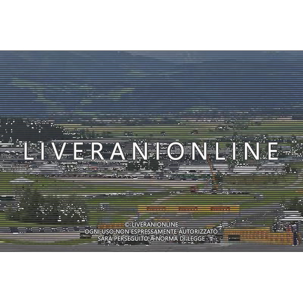 Lewis Hamilton (GBR) Mercedes AMG F1 W07 Hybrid leads at the start of the race. 03.07.2016. Formula 1 World Championship, Rd 9, Austrian Grand Prix, Spielberg, Austria, Race Day. AG ALDO LIVERANI SAS ONLY ITALY