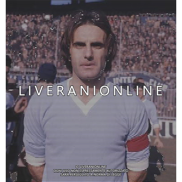 RETROSPETTIVA GIUSEPPE WILSON CALCIATORE NELLA FOTO GIUSEPPE WILSON CON LA MAGLIA DELLA LAZIO AG ALDO LIVERANI SAS