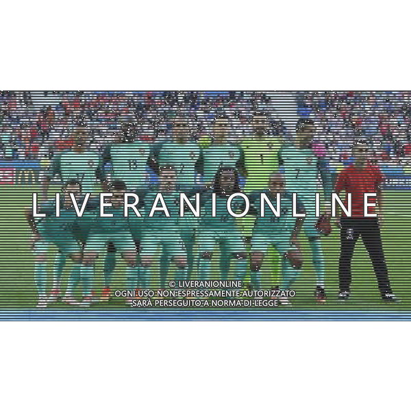 UEFA Francia EURO 2016 Final Tournament Semi-finals Lione - 06.07.2016 Portogallo-Galles Nella Foto:un ragazzino entra in campo e si mette in posa con la squadra del portogallo vicino a cristiano ronaldo /Ph.Vitez-Ag. Aldo Liverani