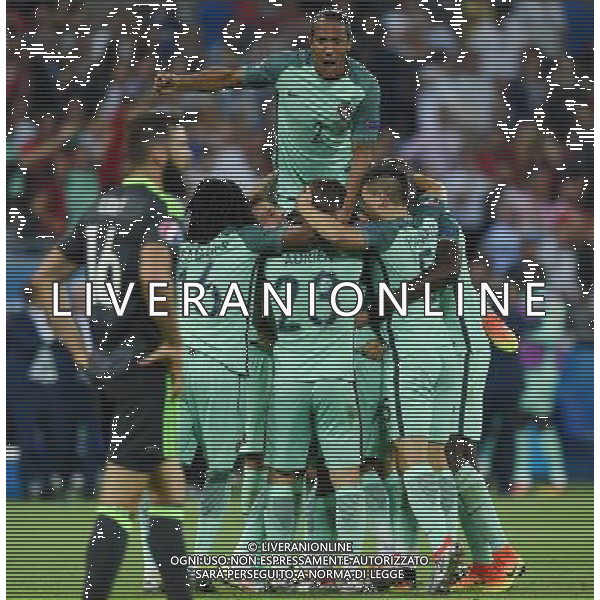 UEFA Francia EURO 2016 Final Tournament Semi-finals Lione - 06.07.2016 Portogallo-Galles Nella Foto: abbraccio esultanza dopo il gol di nani del 2-0 /Ph.Vitez-Ag. Aldo Liverani