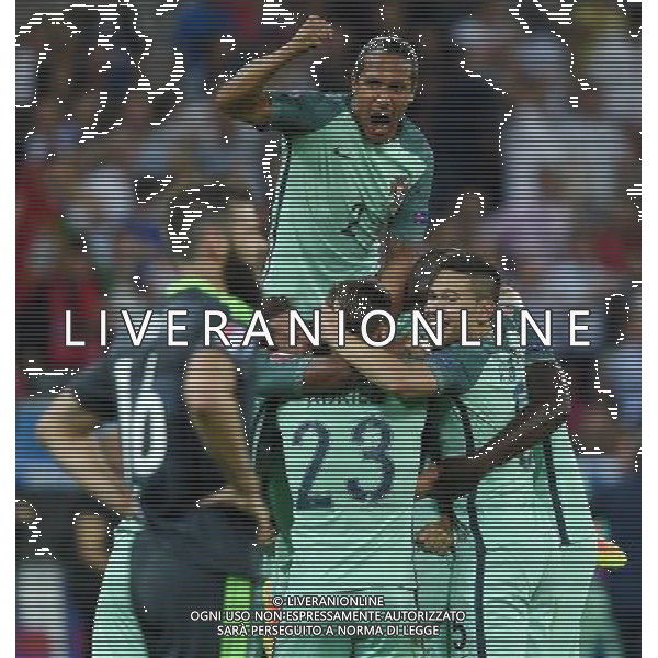 UEFA Francia EURO 2016 Final Tournament Semi-finals Lione - 06.07.2016 Portogallo-Galles Nella Foto: abbraccio esultanza dopo il gol di nani del 2-0 /Ph.Vitez-Ag. Aldo Liverani
