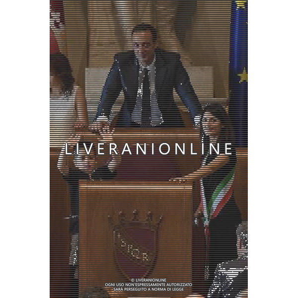 Prima seduta dellÕAssemblea Capitolina - Roma 07.07.2016 - Campidoglio - Palazzo Senatorio - Aula Giulio Cesare - nella foto: Virginia Raggi con il figlio Matteo / Ph.Corradetti - AG ALDO LIVERANI SAS