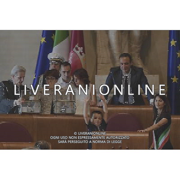 Prima seduta dellÕAssemblea Capitolina - Roma 07.07.2016 - Campidoglio - Palazzo Senatorio - Aula Giulio Cesare - nella foto: Virginia Raggi con il figlio Matteo / Ph.Corradetti - AG ALDO LIVERANI SAS