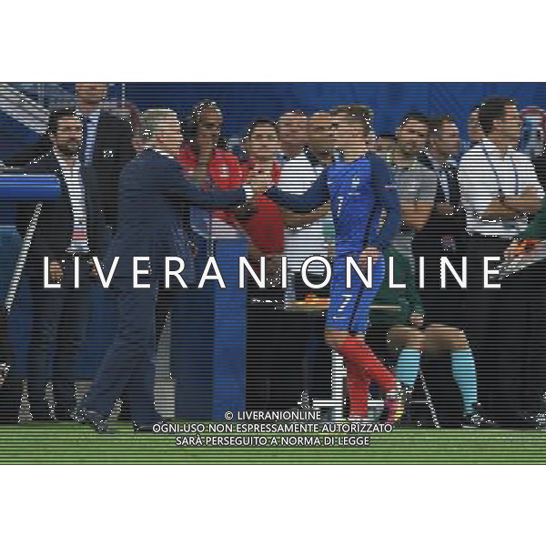 UEFA Francia EURO 2016 Final Tournament Semi-finals Marsiglia - 07.07.2016 Germania-Francia Nella Foto:stretta di mano deschamps e griezmann durante la sostituzione /Ph.Vitez-Ag. Aldo Liverani
