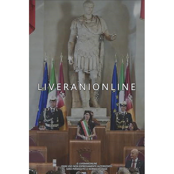 Prima seduta dellâ€™Assemblea Capitolina - Roma 07.07.2016 - Campidoglio - Palazzo Senatorio - Aula Giulio Cesare - nella foto: Virginia Raggi dopo il giuramento / Ph.Corradetti - AG ALDO LIVERANI SAS