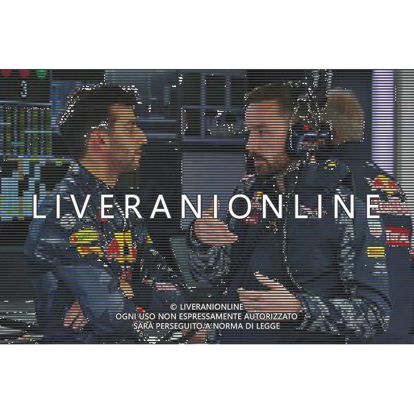 Daniel Ricciardo (AUS) Red Bull Racing with Simon Rennie (GBR) Red Bull Racing Race Engineer. 08.07.2016. Formula 1 World Championship, Rd 10, British Grand Prix, Silverstone, England, Practice Day. AG ALDO LIVERANI SAS ONLY ITALY