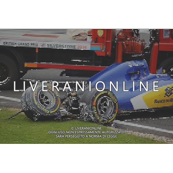 Marcus Ericsson (SWE) Sauber C35 crashed in the third practice session. AG ALDO LIVERANI SAS ONLY ITALY
