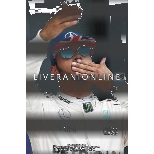 Lewis Hamilton (GBR) Mercedes AMG F1 celebrates his pole position in parc ferme. 09.07.2016. Formula 1 World Championship, Rd 10, British Grand Prix, Silverstone, England, Qualifying Day. AG ALDO LIVERANI SAS ONLY ITALY